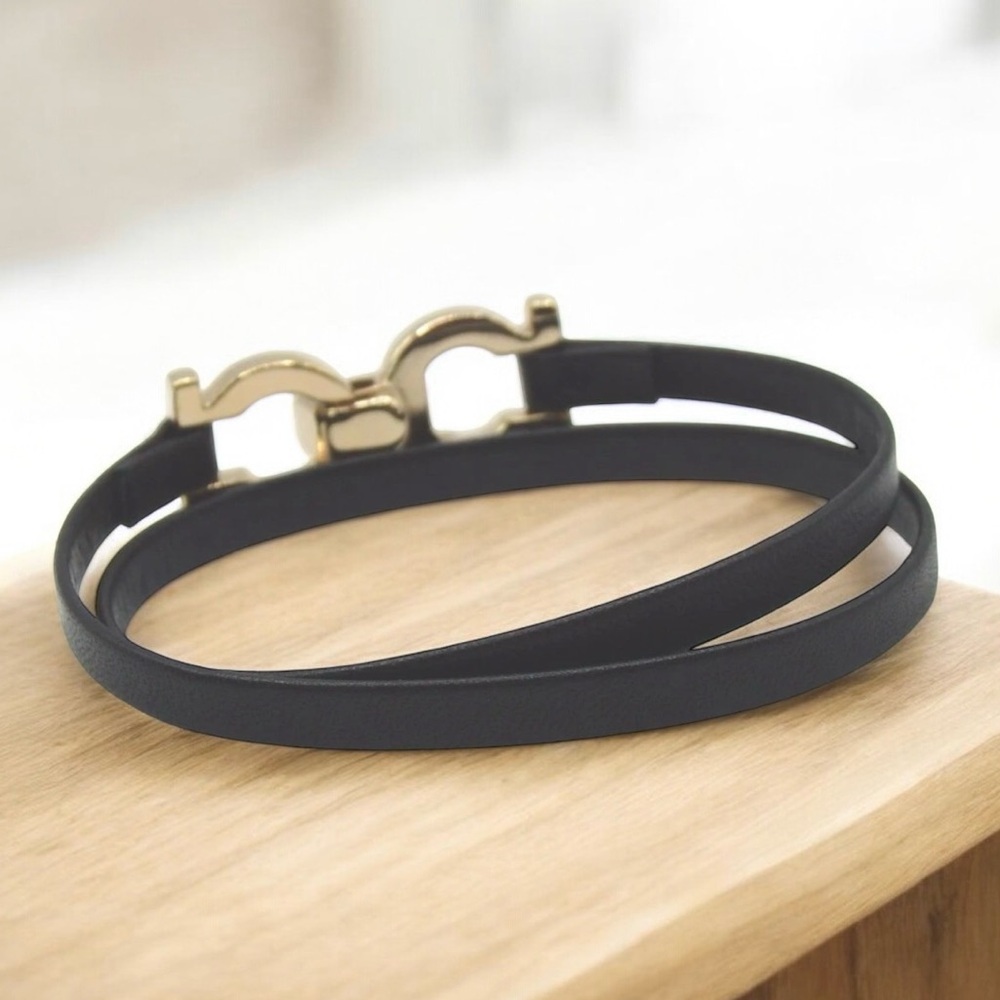 Salvatore Ferragamo Gancini Leather Wrap Bracelet 🖤 - Picture 5 of 6